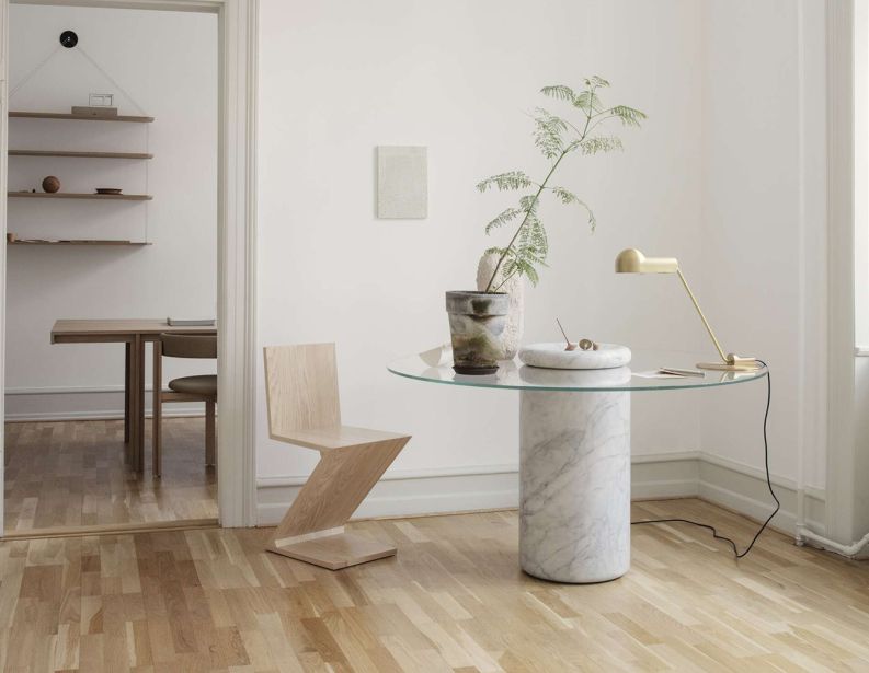 Cтол Castore фабрики CASSINA