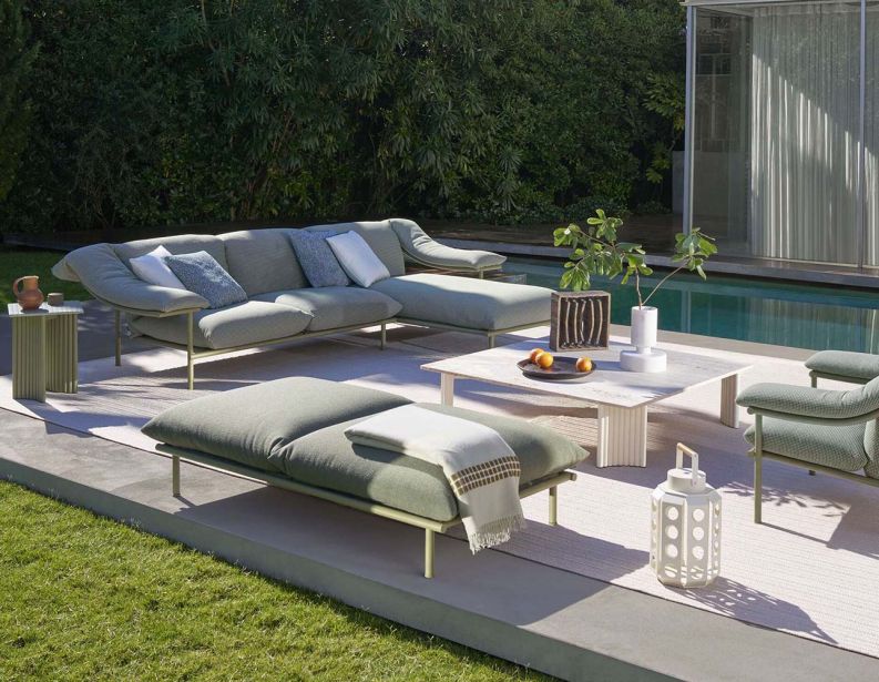 Диван Vidalenta Outdoor фабрики CASSINA