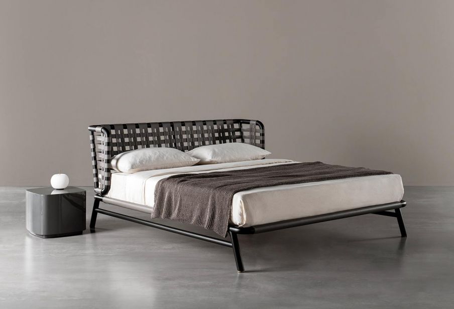 Кровать Edoardo Kuoio фабрики MERIDIANI