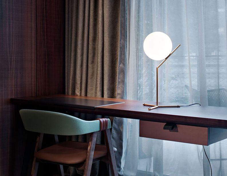 Настольная лампа Ic фабрики FLOS