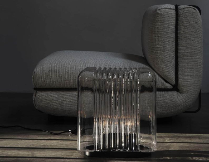 Настольный светильник Lari фабрики CASSINA