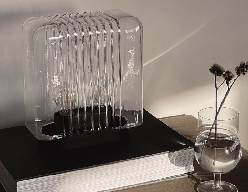 Настольный светильник Lari Mini фабрики CASSINA