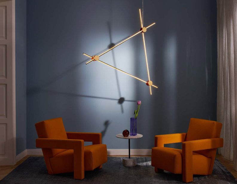 Подвесной светильник Eitie Triangle Vertica фабрики CASSINA