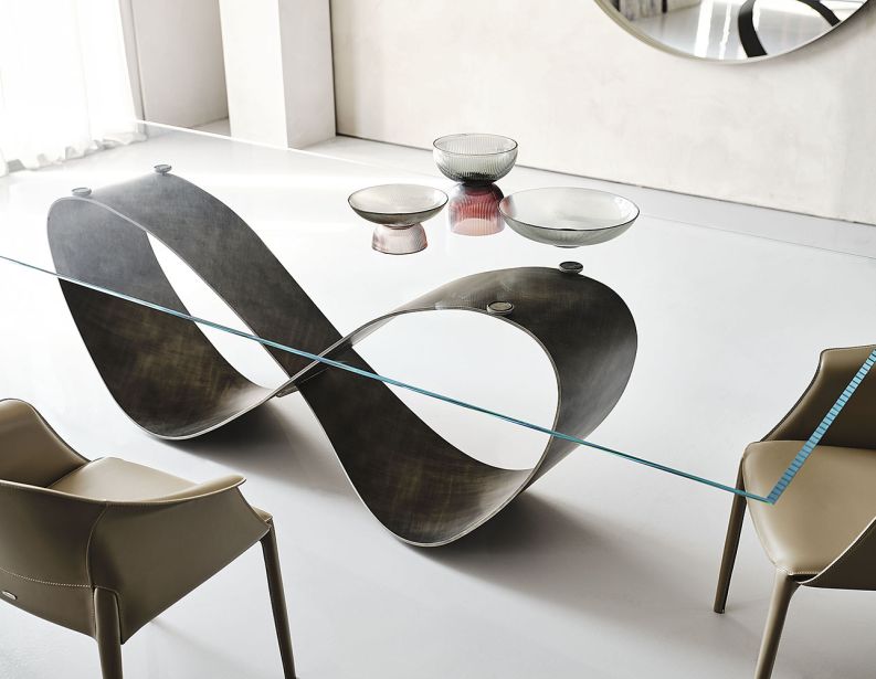 Стол Butterfly фабрики CATTELAN ITALIA