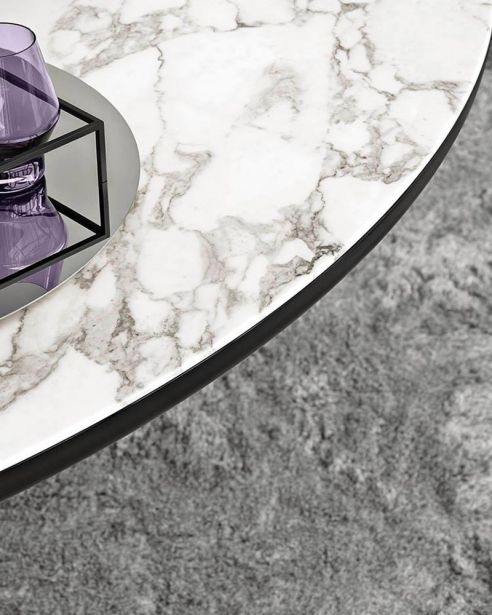 Стол Dan фабрики MINOTTI
