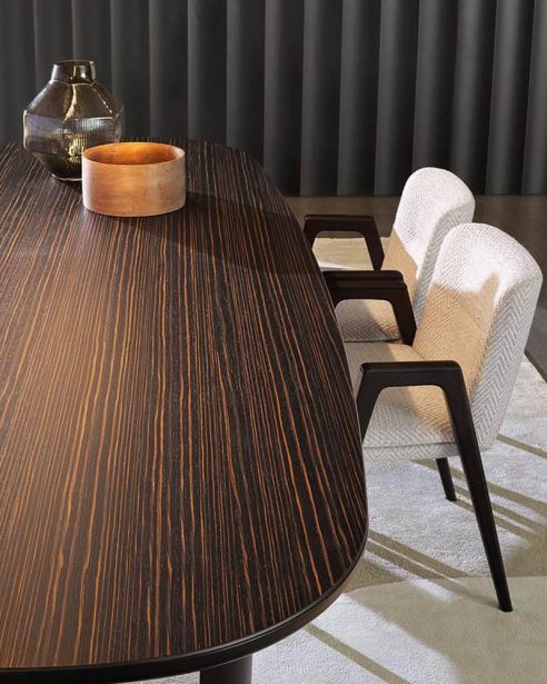 Стол Dan фабрики MINOTTI
