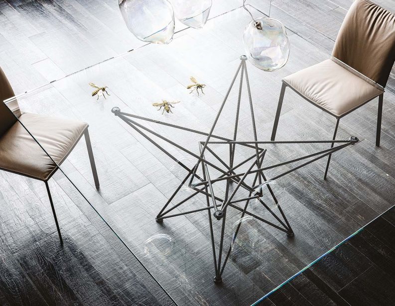 Стол квадратный Gordon фабрики CATTELAN ITALIA