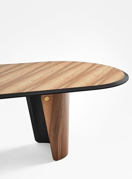 Стол Manto Oval фабрики GALLOTTI & RADICE