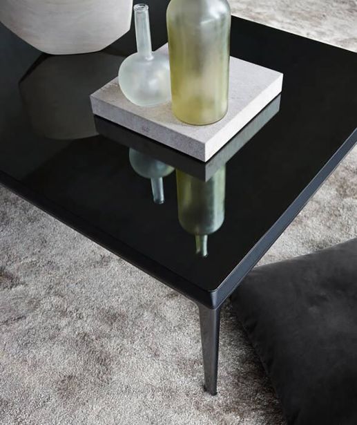 Журнальный (кофейный) столик Michel фабрики B&B ITALIA