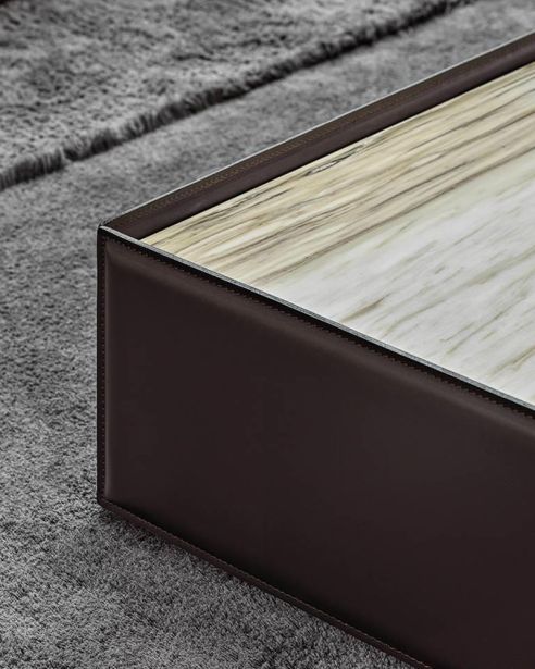 Журнальный (кофейный) столик Side фабрики MINOTTI