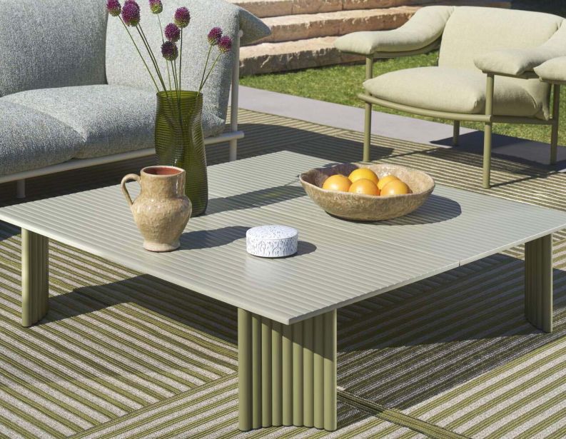 Журнальный (кофейный) столик Vidalenta Outdoor фабрики CASSINA